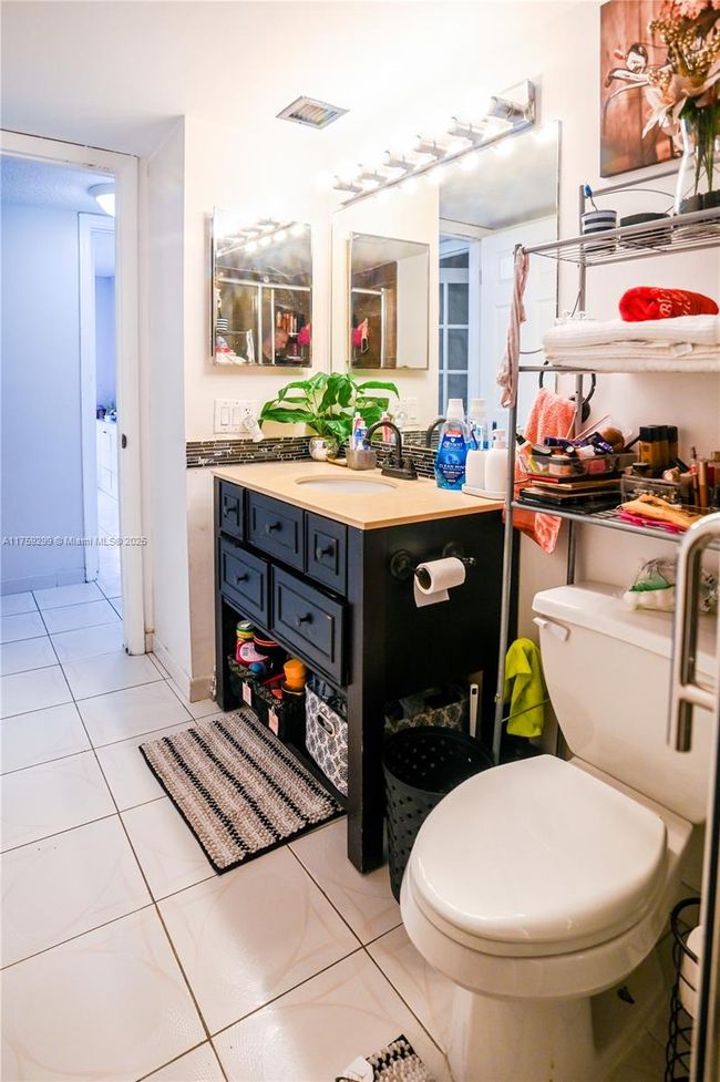 APT-601 - 4164 Inverrary Dr, Condo with 2 bedrooms, 2 bathrooms and null parking in Lauderhill FL | Image 26