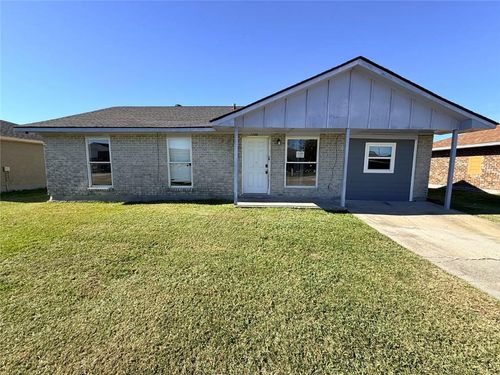 2080 Carver Dr, Marrero, LA, 70072-4616 | Card Image