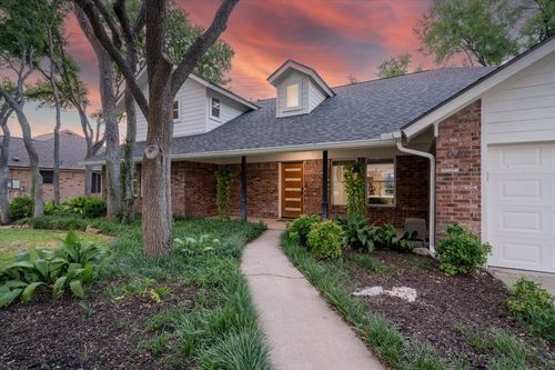 944 Blue Spring Cir, Round Rock, TX, 78681-4043 | Card Image