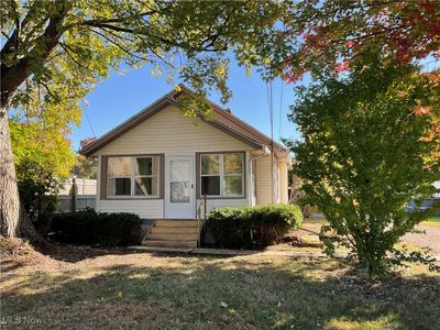 View of front of house with a front yard | Image 1