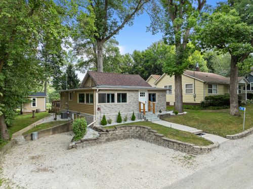 800 Lake St, Twin Lakes, WI, 53181-9544 | Card Image