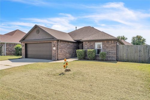 402 E Sweetwater Dr, Rogers, AR, 72758-0508 | Card Image