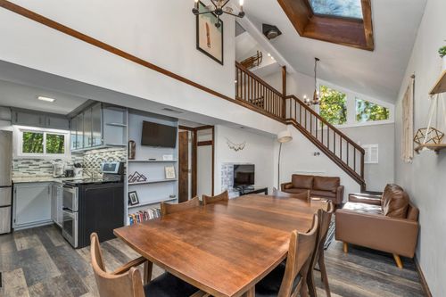 7 Wildwood Rd, Albany, NH, 03818-7334 | Card Image