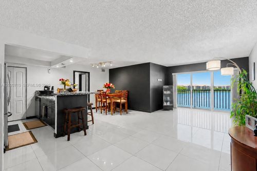 622-15430 Sw 82nd Ln, Miami, FL, 33193-5062 | Card Image