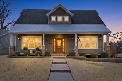 415 Nw 5th St, Bentonville, AR, 72712-4707 | Card Image
