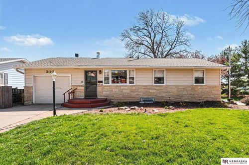 210 Greenwood Ave, Seward, NE, 68434-2232 | Card Image