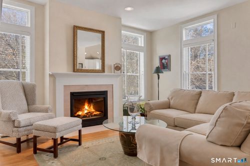 49-49 Copper Creek Cir, Newtown, CT, 06470-2645 | Card Image