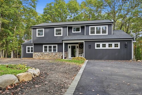 15 Hastings Dr, Ridge, NY, 11961-1729 | Card Image