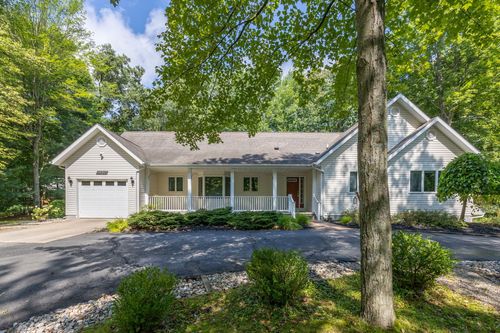 11096 Rambling Way, Stanwood, MI, 49346-9775 | Card Image