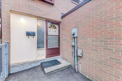 263 Fleetwood Cres, Condo with 4 bedrooms, 2 bathrooms and 2 parking in Brampton ON | Image 3