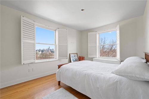 6m-300 8th Avenue, Brooklyn, NY, 11215 | Card Image