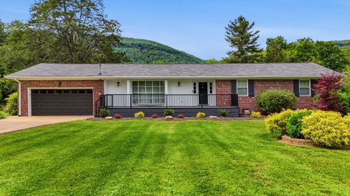 605 Falls View Dr, Hixson, TN, 37343-1905 | Card Image