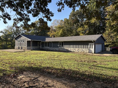 1070 Steel Springs Rd, Clarksville, TN, 37040-7001 | Card Image