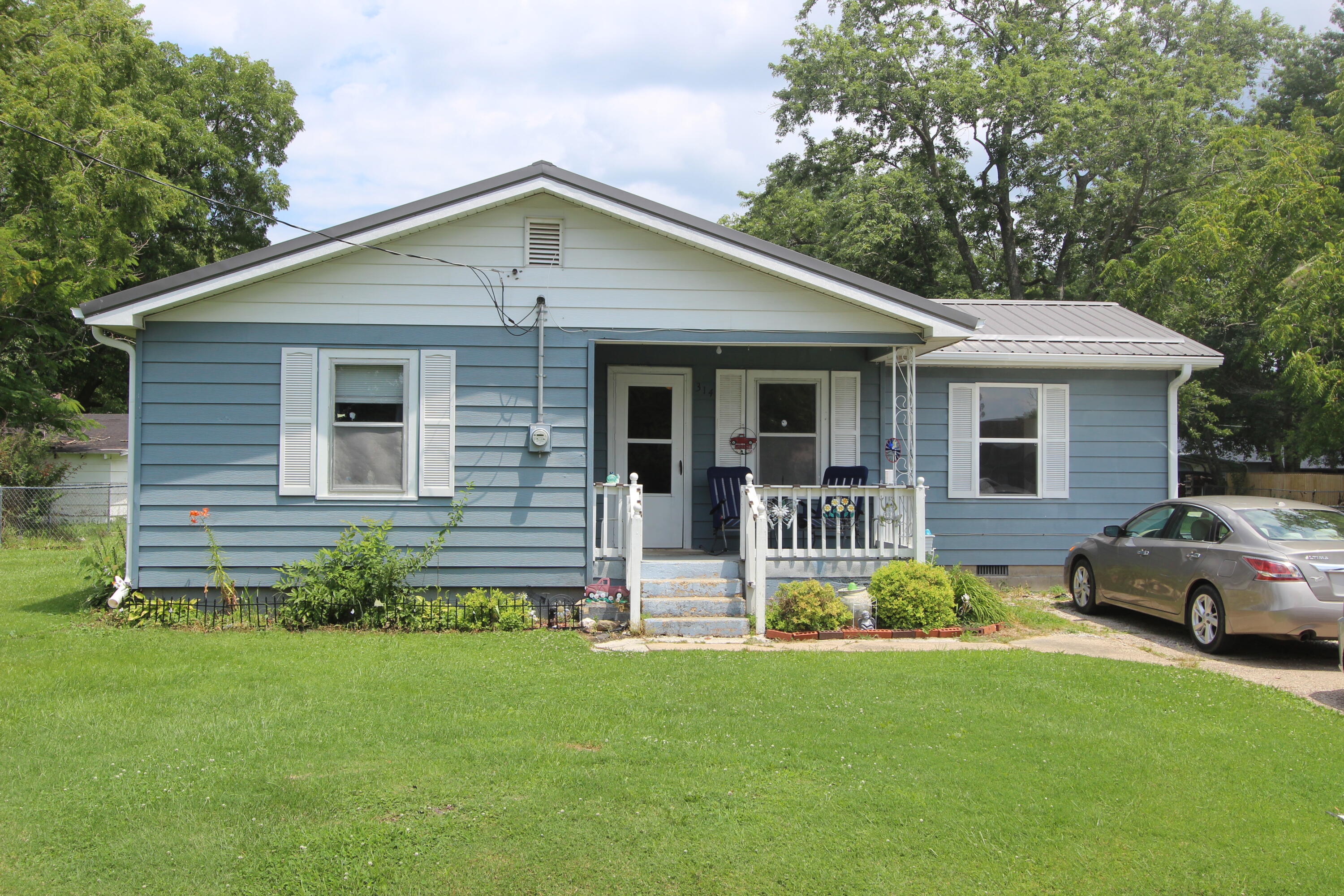 Peightel St, Seymour, MO 65746