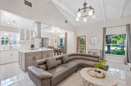 0-1050 Harrison St, Hollywood, FL, 33019 | Card Image