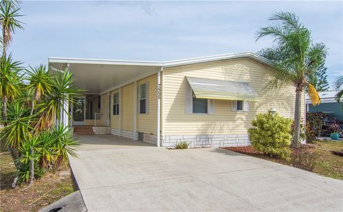 7555 Boxelder Rd, Micco, FL, 32976-7735 | Card Image