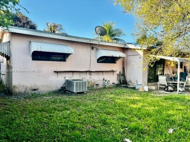 665 Ne 178th St, House other with 3 bedrooms, 2 bathrooms and null parking in Miami FL | Image 25
