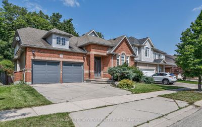 519 Winterburg Walk, House other with 4 bedrooms, 4 bathrooms and 4 parking in Waterloo ON | Image 2