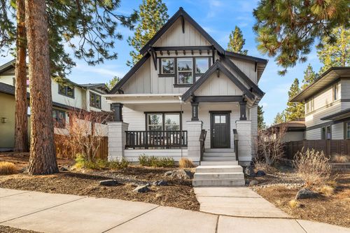 2195 Nw Lemhi Pass Dr, Bend, OR, 97703-6989 | Card Image