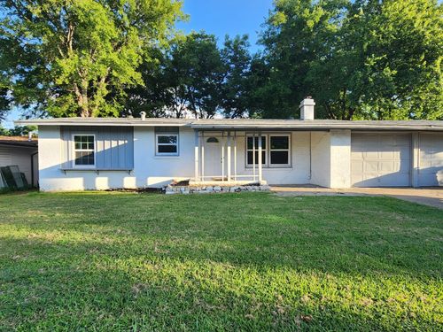 2206 Huntington Dr, Arlington, TX, 76010-7721 | Card Image