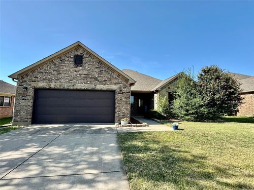 313 Valley Dr, Aubrey, TX, 76227-6289 | Card Image