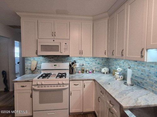 27 Cedar St, Toms River, NJ, 08757-2224 | Card Image