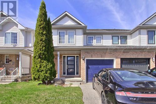 17 Hirst Ave, Keswick, ON, L4P4E6 | Card Image