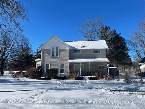 242 S East St, Vassar, MI, 48768-1727 | Card Image