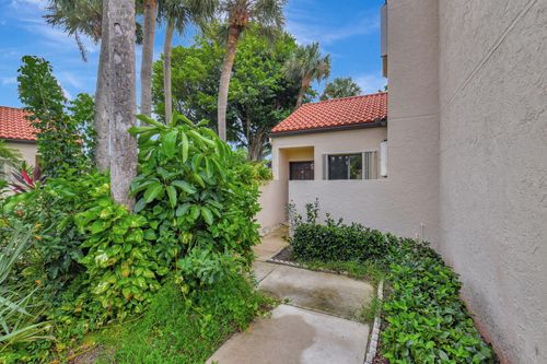 101-22 Via De Casas Sur, Boynton Beach, FL, 33426-8851 | Card Image