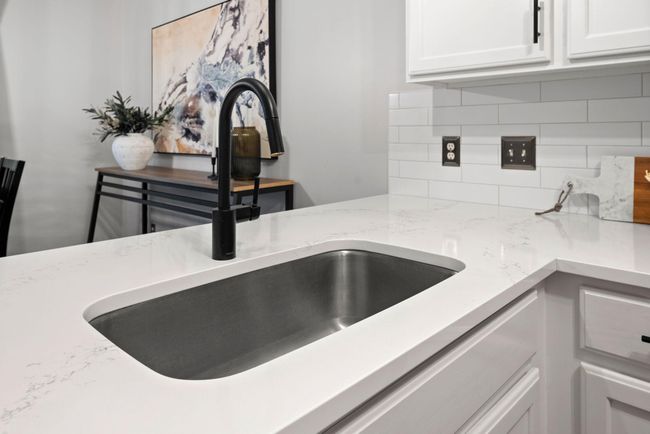 23-web-or-mls-17806 Elm Rd N-23.jpg | Image 11