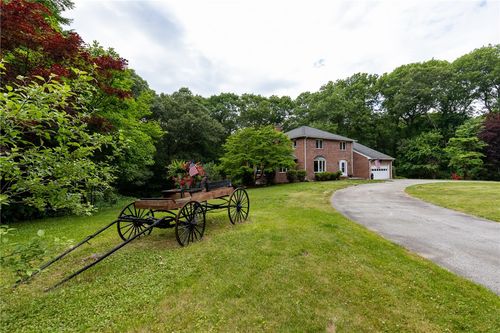 20 Lincoln Dr, North Smithfield, RI, 02896-6955 | Card Image
