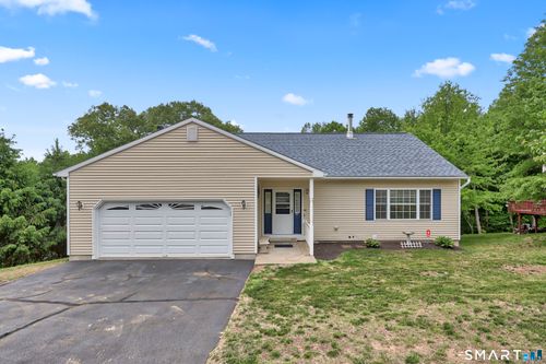 45 Wisteria Dr, Naugatuck, CT, 06770-5235 | Card Image