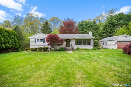 846 Vauxhall Street Ext, Waterford, CT, 06385-4152 | Card Image