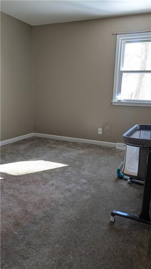 519 Lancelot Dr, Liberty, MO, 64068-1021 | Card Image