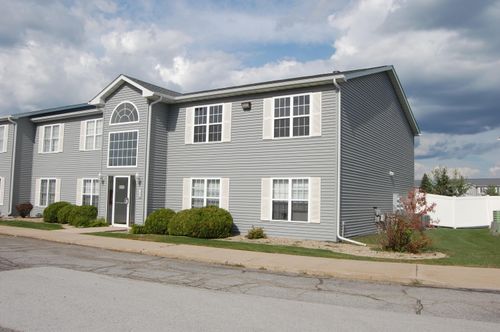 c-8242 Lincoln Cir, Merrillville, IN, 46410-6676 | Card Image