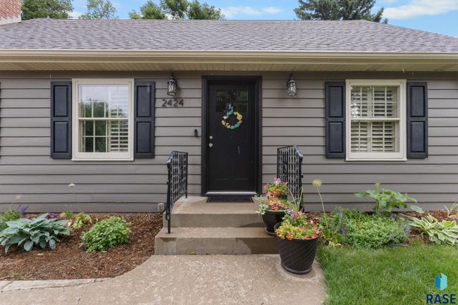 2424 S Main Ave, House other with 4 bedrooms, 3 bathrooms and null parking in Sioux Falls SD | Image 4