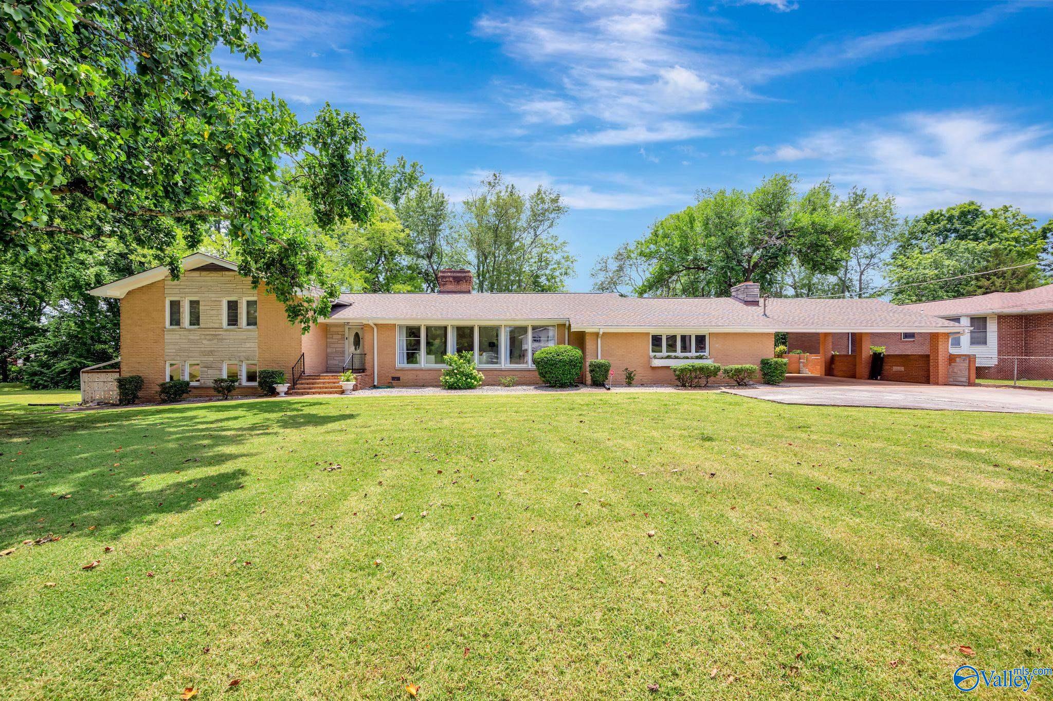 Oakwood Rd, Huntsville, AL 35806