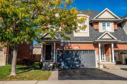2267 Whistling Springs Cres, Oakville, ON, L6M5G5 | Card Image