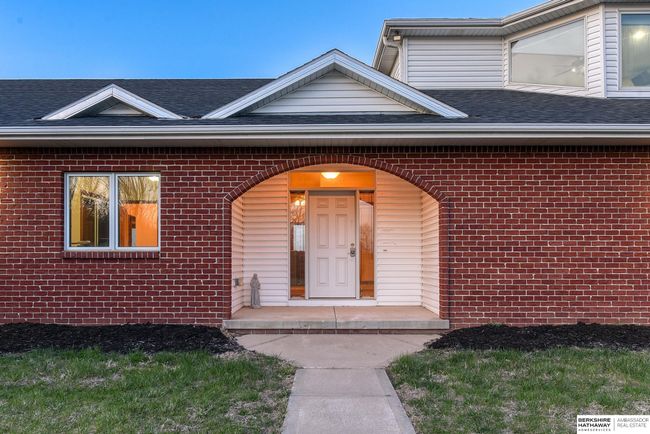7881 Wisteria Way, House other with 5 bedrooms, 3 bathrooms and 3 parking in Fort Calhoun NE | Image 5