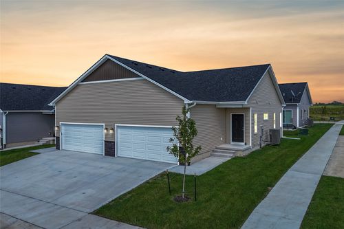 2925 Long Ave, Van Meter, IA, 50261-6222 | Card Image