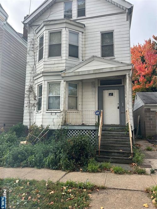 41 9th Ave, East Orange, NJ, 07018-3942 | Card Image
