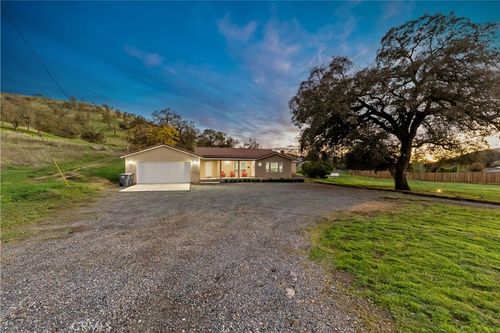 18804 Auberry Rd, Clovis, CA, 93619-9641 | Card Image