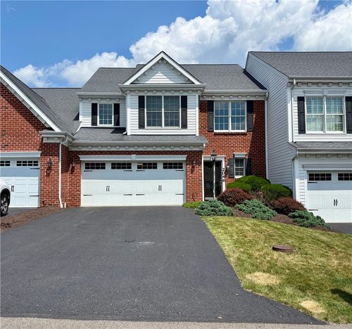 2046 Croghan Dr, Carnegie, PA, 15106-1593 | Card Image