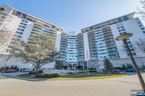 1 Claridge Dr, Verona, NJ, 07044-3010 | Card Image