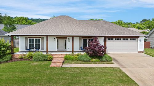 808 Lindsey Ln, Russellville, AR, 72801-6580 | Card Image