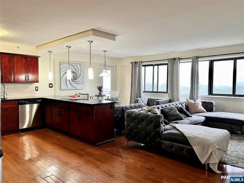 60 Parkway Dr, East Orange, NJ, 07017 | Card Image