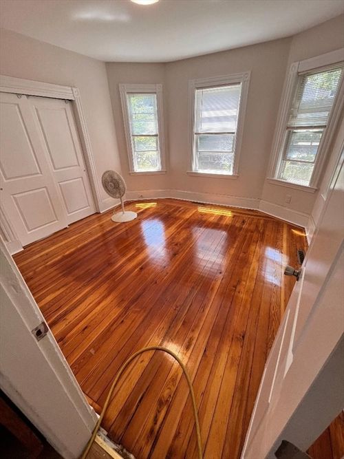 1-52 Edison Park, Quincy, MA, 02169-5627 | Card Image