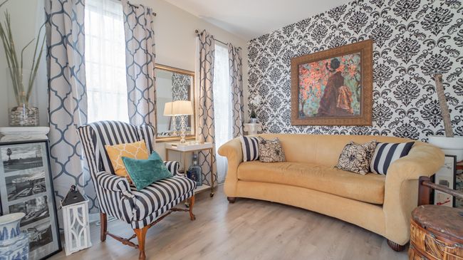 Front sitting room | Image 44