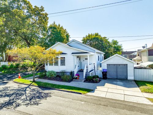 38 125th St, Troy, NY, 12182-1812 | Card Image