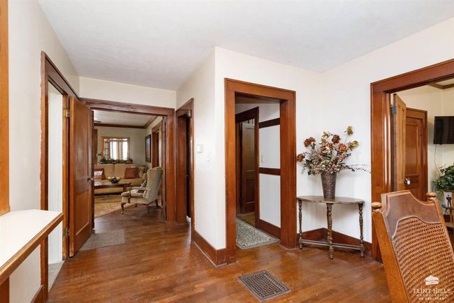 301 E Main St, House other with 4 bedrooms, 2 bathrooms and null parking in Council Grove KS | Image 8